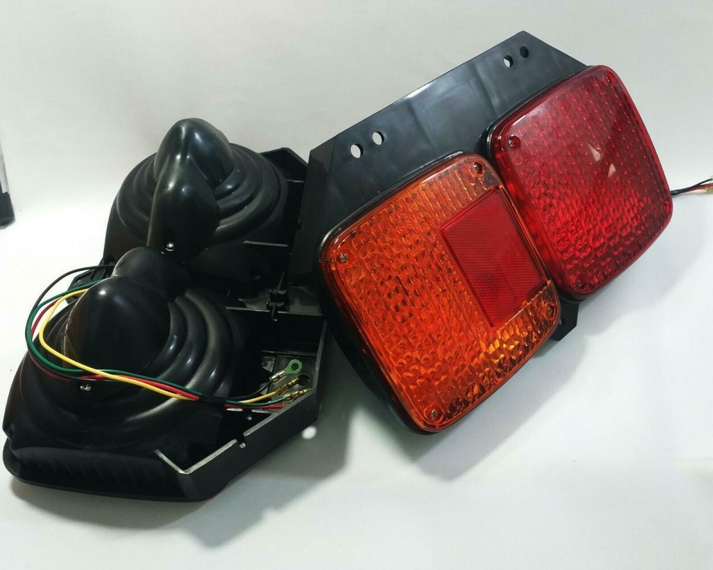 FAROL TRAS HINO 500 FG GH 2002 RH